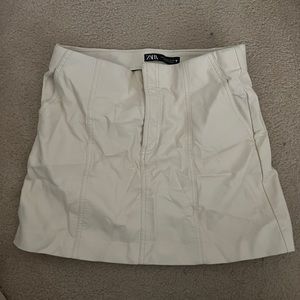 White Zara faux leather mini skirt